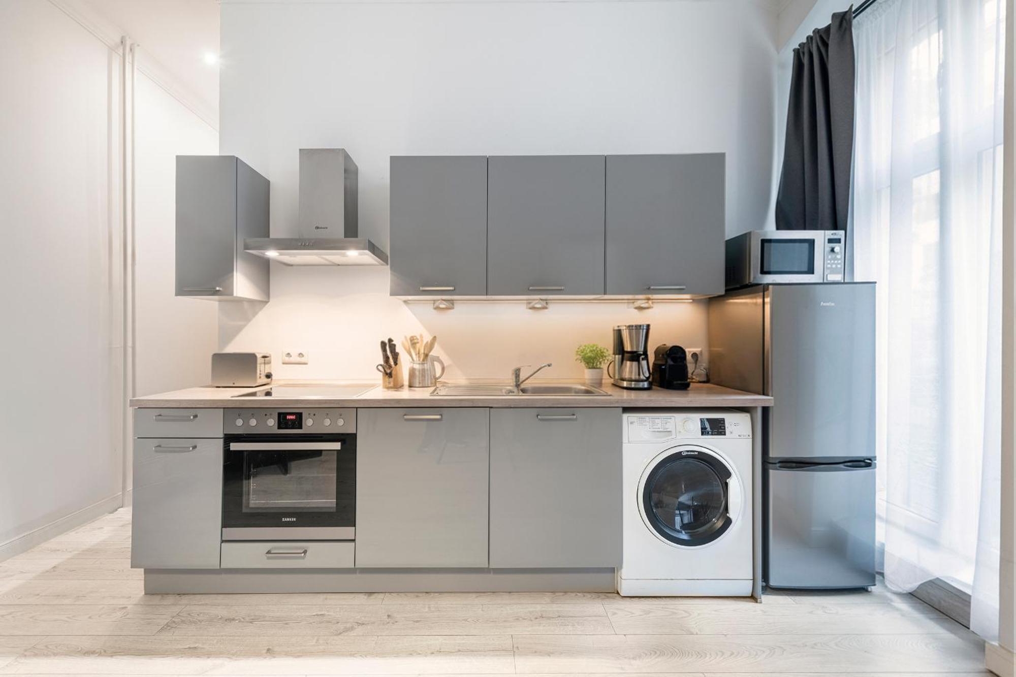 The Lohmeyerstr Iii, Lovely 2 Bedroom Group & Family Friendly, 2- 4 Guests — Photos 1